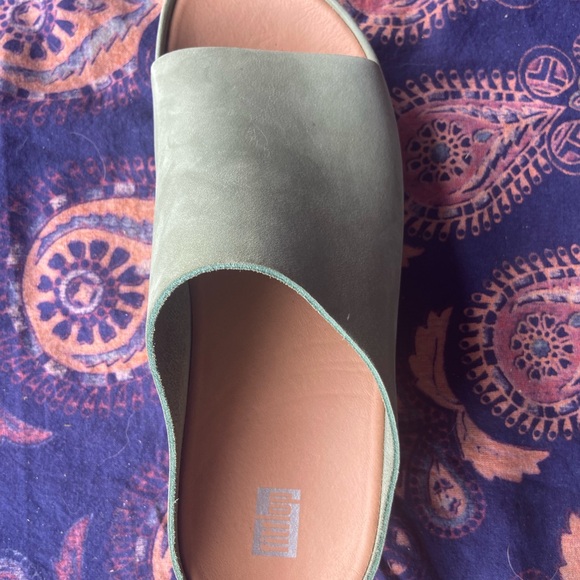 Fitflop Women's Light Gray Open-Toe Mules - Picture 5 of 9